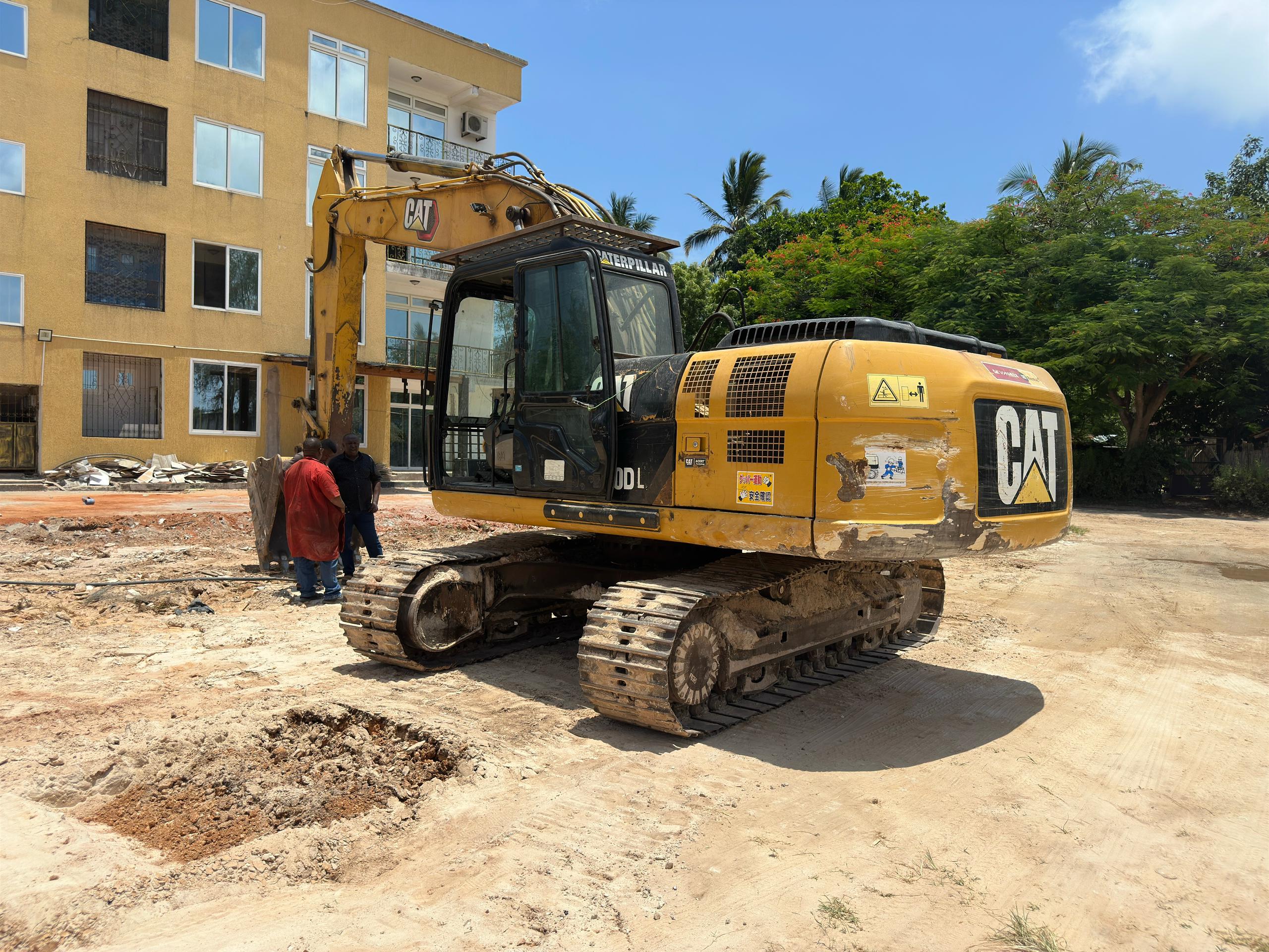 Modern Equipment Fleet - Caterpillar excavator on Hamerkop construction site