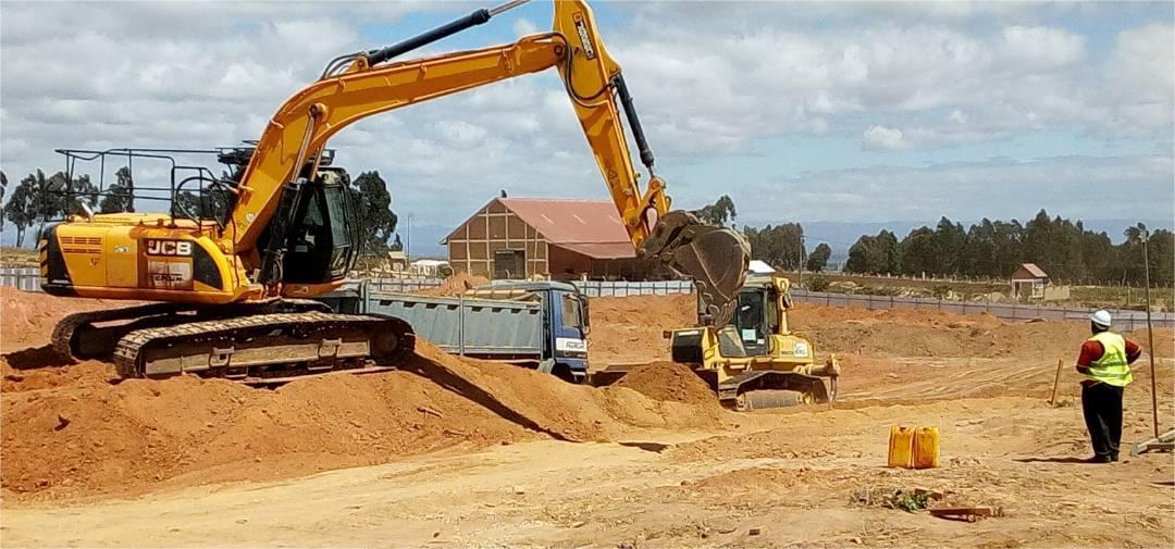 Hamerkop construction site – excavators, dump truck and earthworks in action